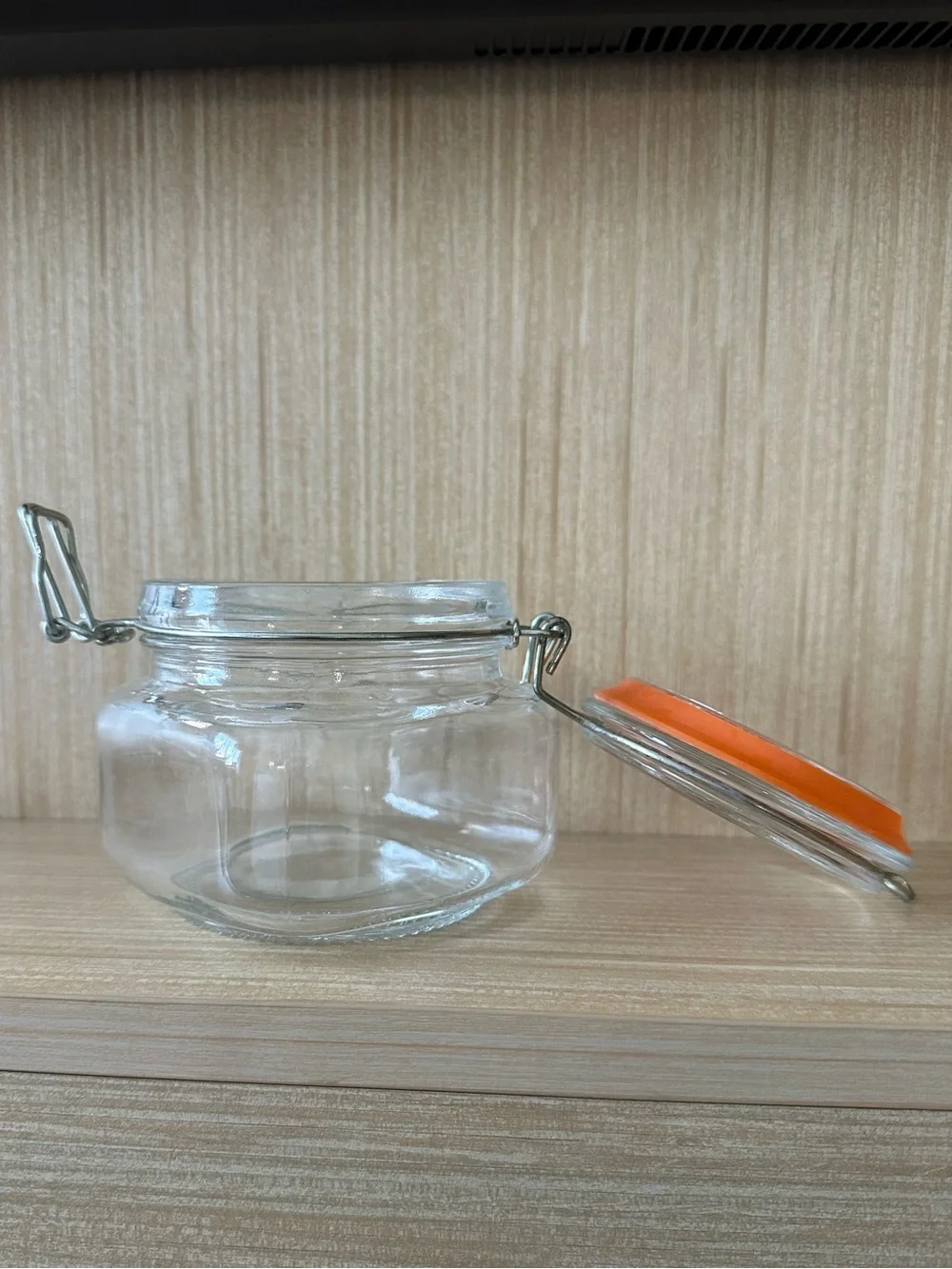 Classic food storage jar • glass • metal and rubber clasp